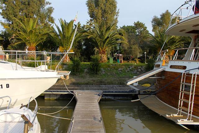 Boat And Breakfast Fiumicino - Roma Hotel ออสเตียอันตีกา ภายนอก รูปภาพ