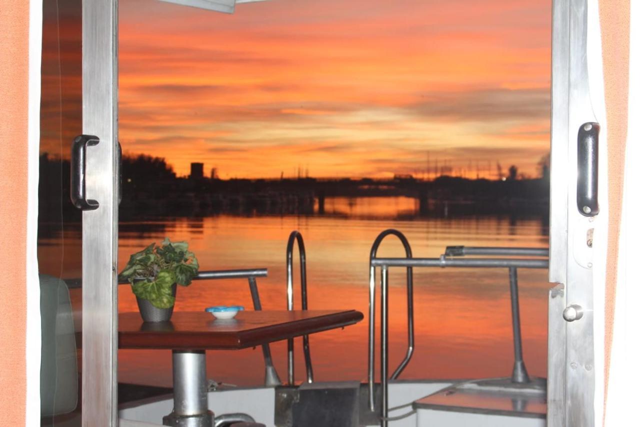 Boat And Breakfast Fiumicino - Roma Hotel ออสเตียอันตีกา ภายนอก รูปภาพ