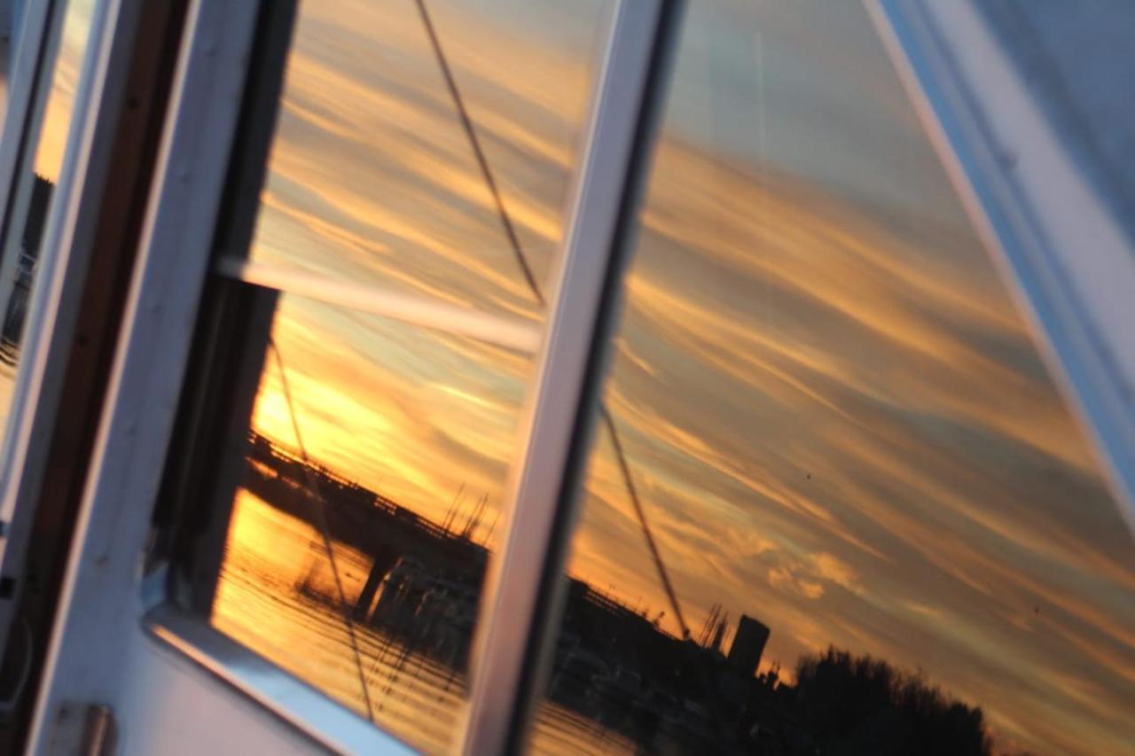 Boat And Breakfast Fiumicino - Roma Hotel ออสเตียอันตีกา ภายนอก รูปภาพ