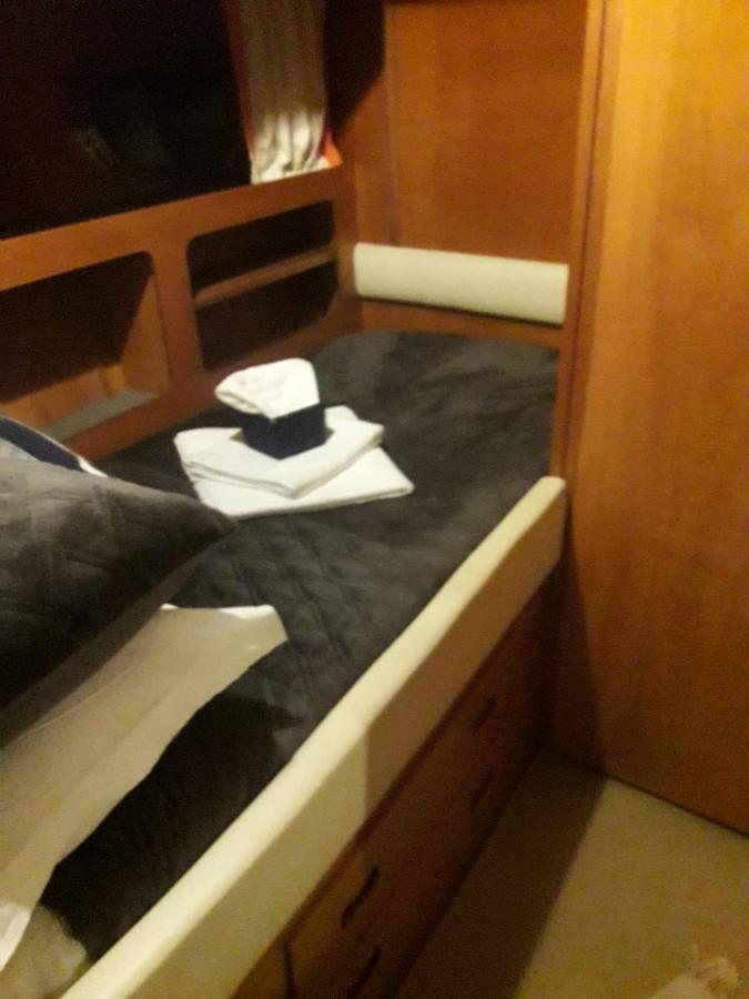 Boat And Breakfast Fiumicino - Roma Hotel ออสเตียอันตีกา ภายนอก รูปภาพ