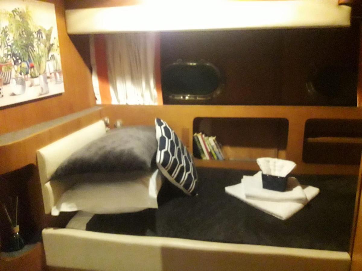 Boat And Breakfast Fiumicino - Roma Hotel ออสเตียอันตีกา ภายนอก รูปภาพ