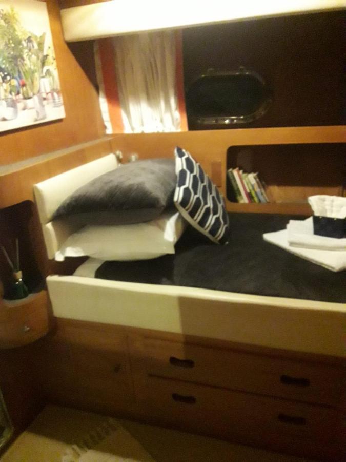 Boat And Breakfast Fiumicino - Roma Hotel ออสเตียอันตีกา ภายนอก รูปภาพ